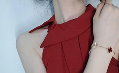 一个男孩子顶哭另一个男孩子视频